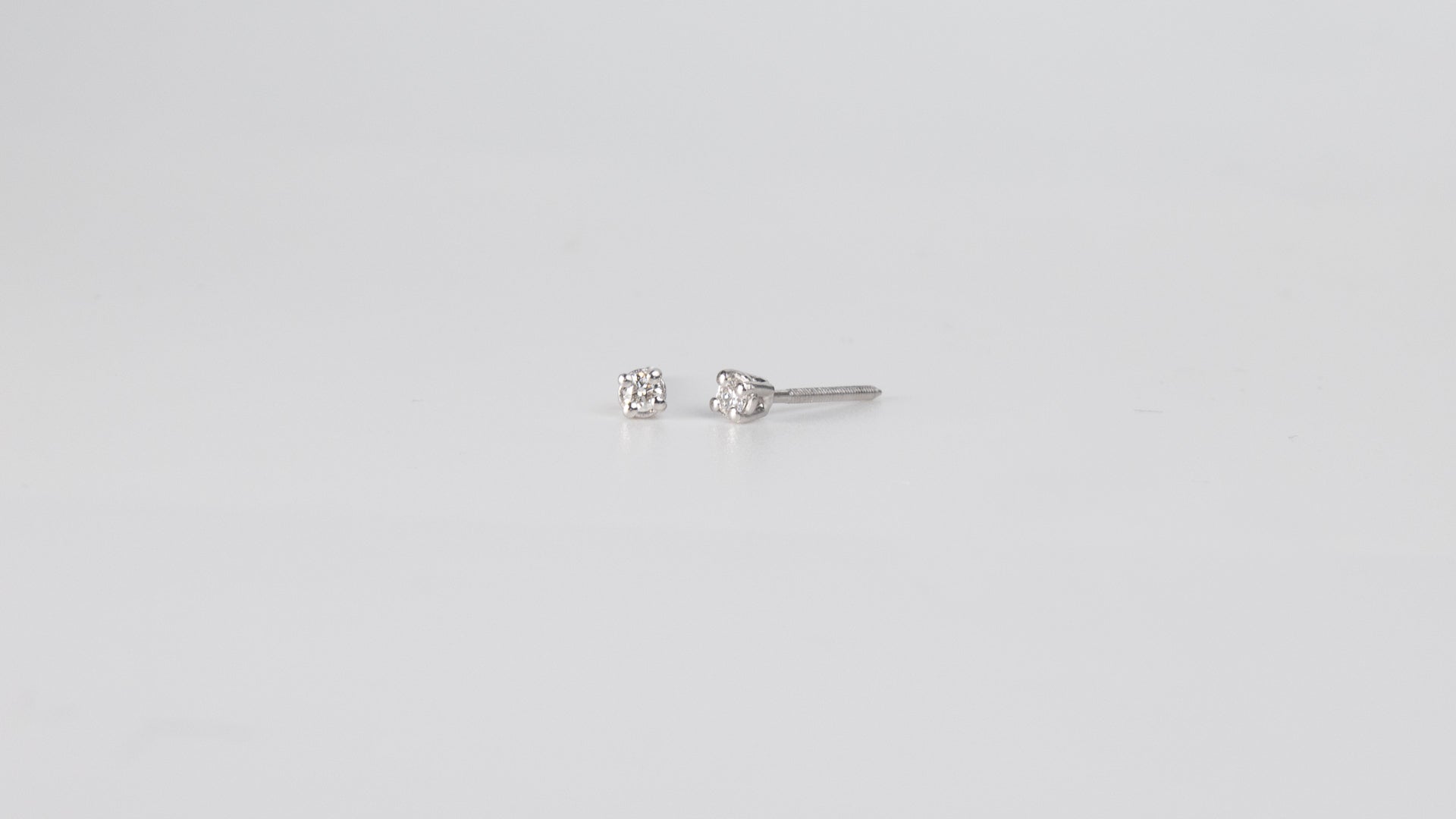 diamond stud earring