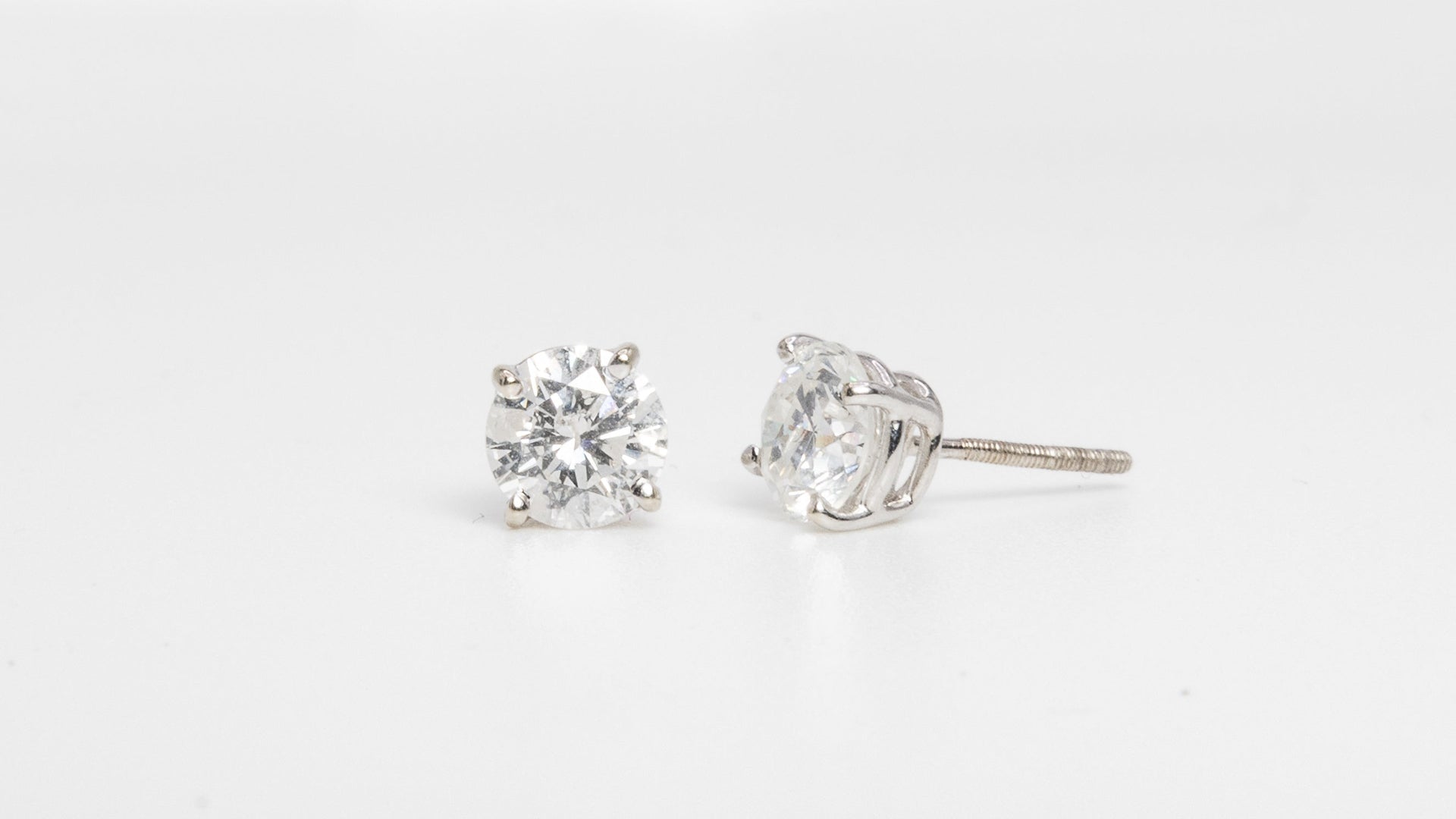 diamond stud earring